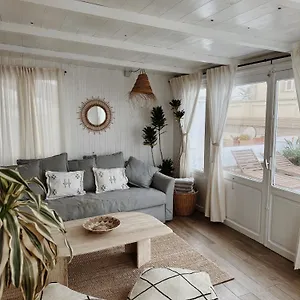  Apartment Cool Loft In The Old Town With Rooftop Terrace And Fireplace