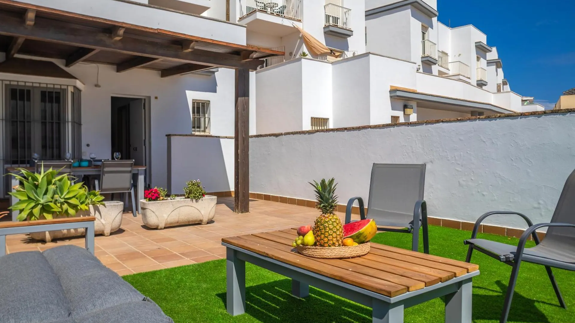 Beach At 30M, Great Terrace, Home Office & Fibre Tarifa Apartment